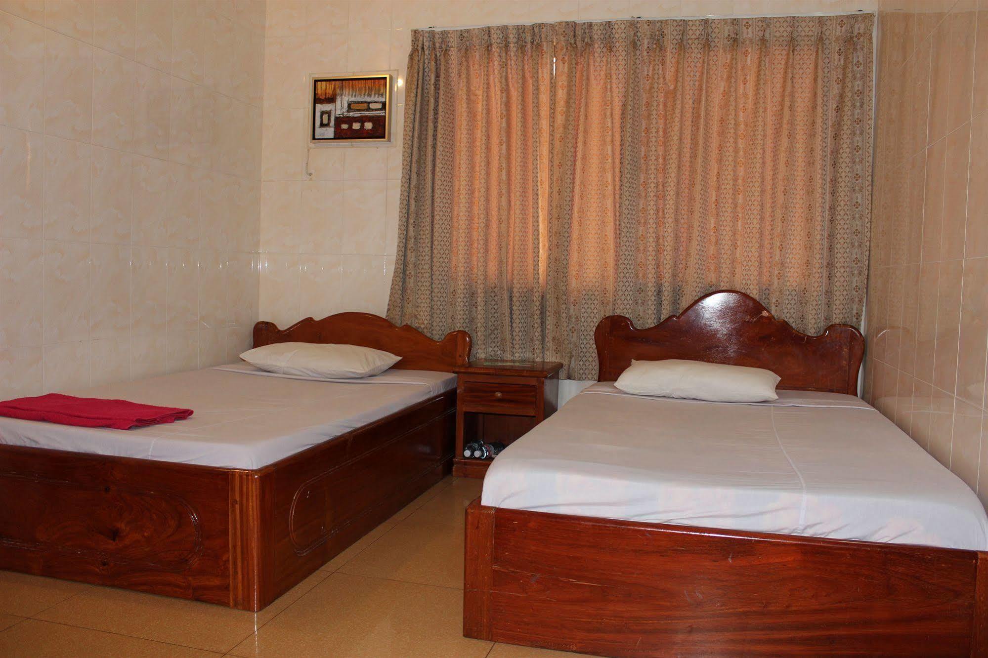 Lucky 1 Guesthouse Phnom Penh Exterior photo
